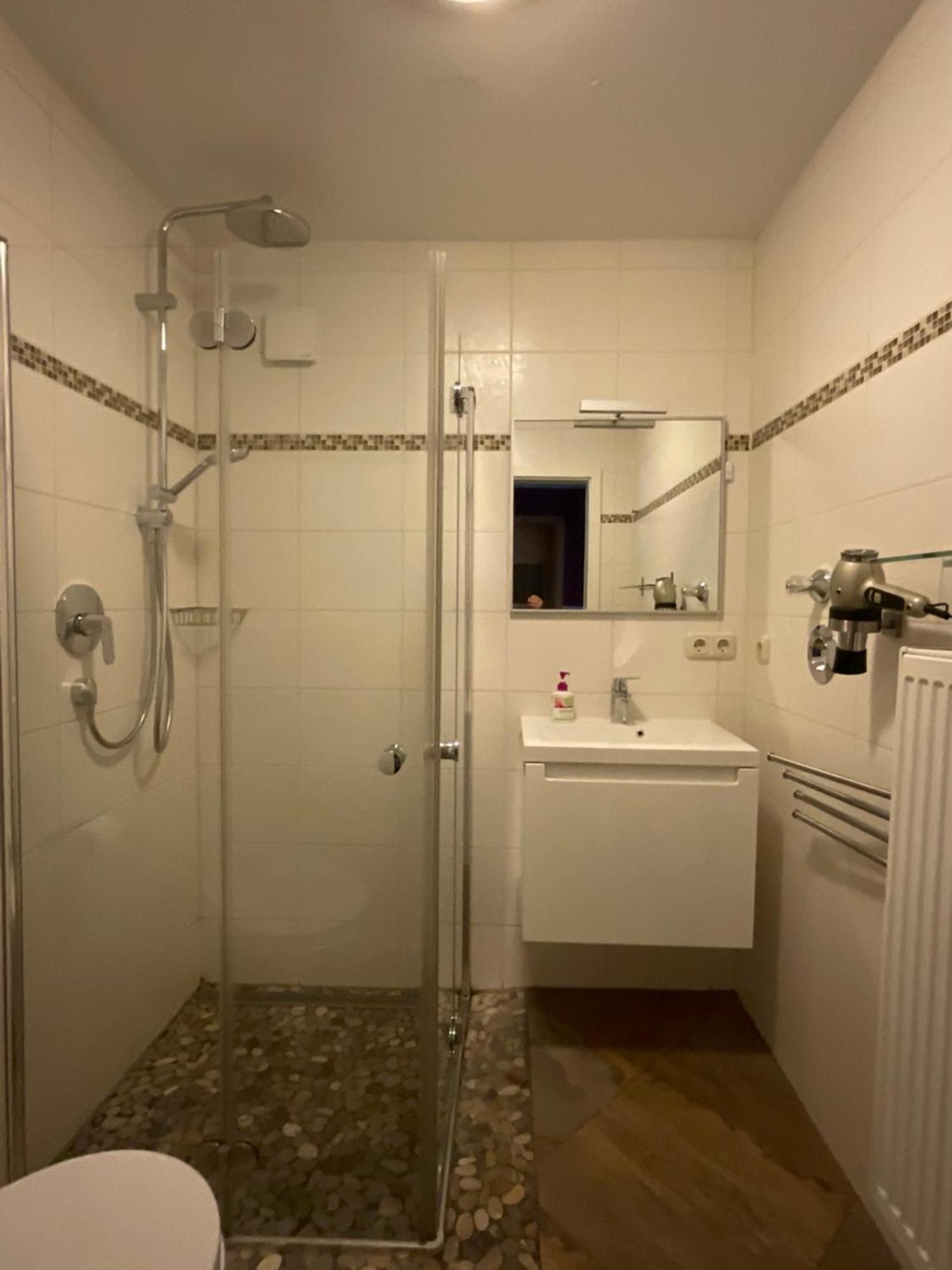 Messe-Apartment, 4 Schlafzimmer, 80 Qm, Garten - 6 Km Zur Messe, Verkehrsguenstig, Ruhig, Parkplaetze Nuremberg Luaran gambar