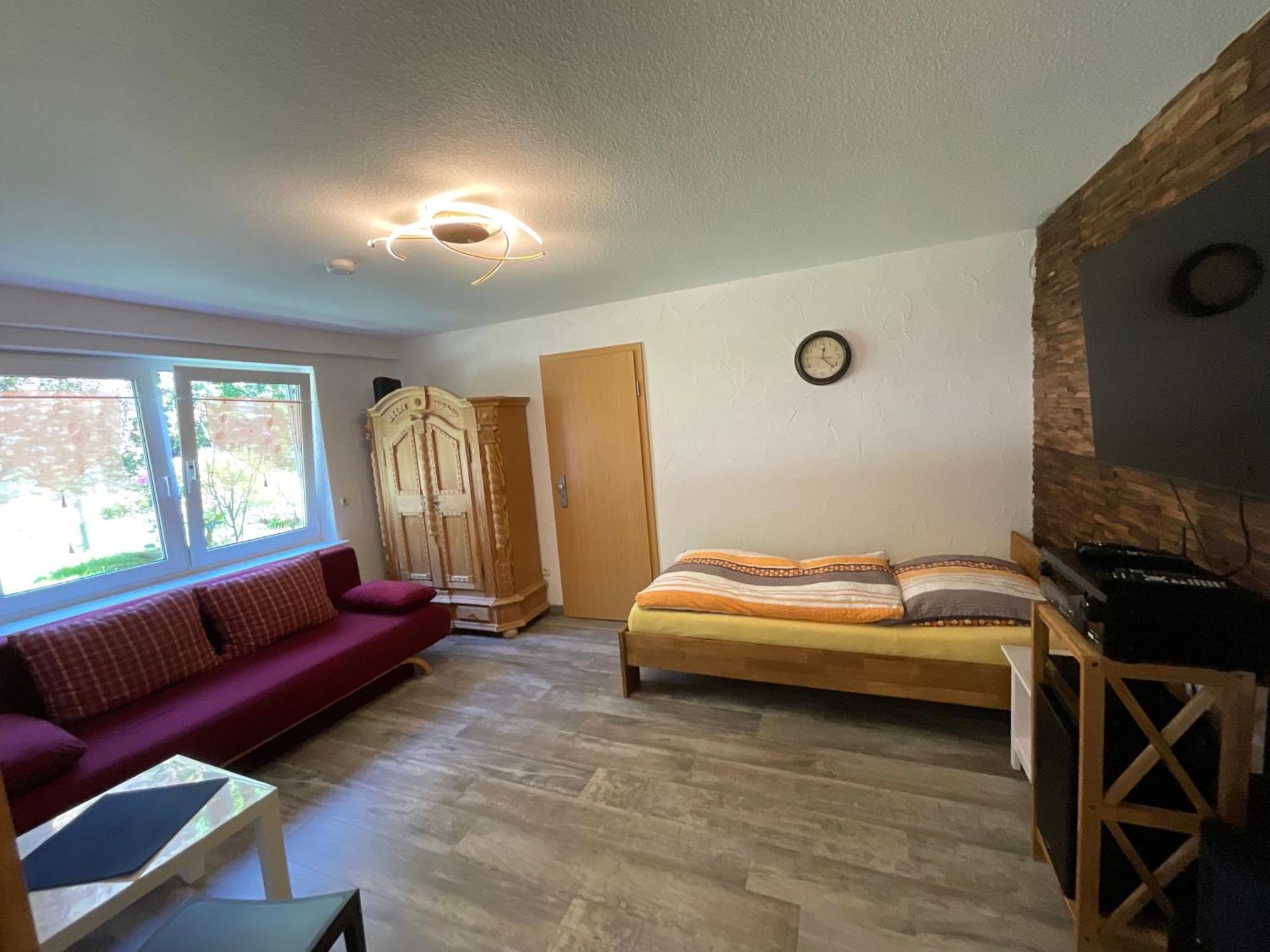 Messe-Apartment, 4 Schlafzimmer, 80 Qm, Garten - 6 Km Zur Messe, Verkehrsguenstig, Ruhig, Parkplaetze Nuremberg Luaran gambar